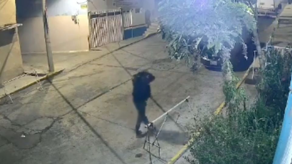 El momento fue captado por cámaras de seguridad del lugar. FOTO: Captura de video