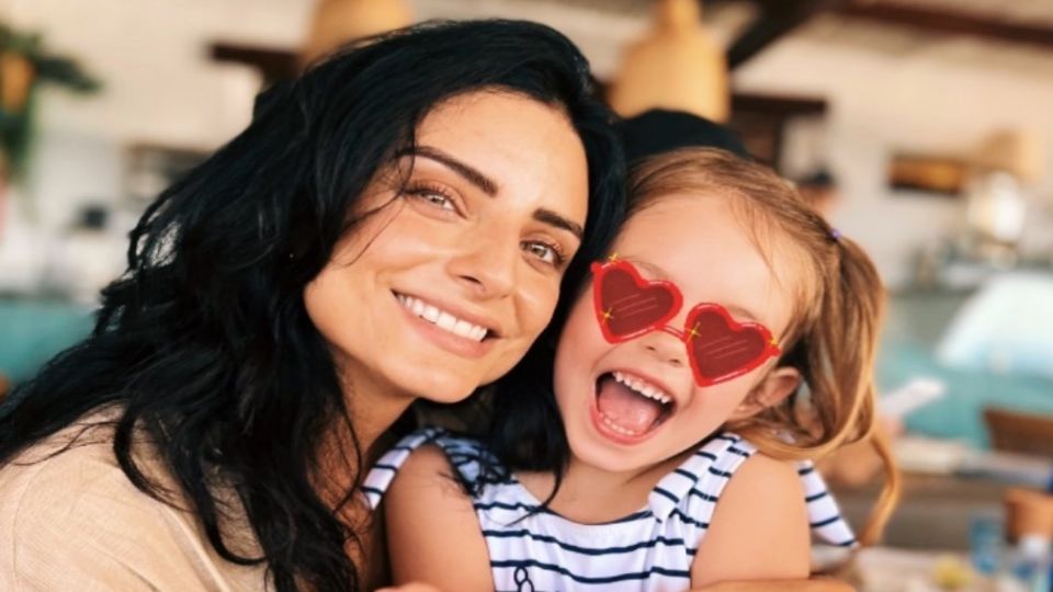 Aislinn Derbez se siente orgullosa de su etapa como madre de Kailani