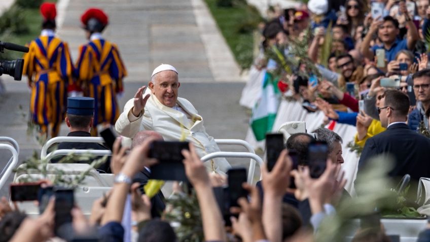 El Papa Francisco celebra la misa del Domingo de Ramos