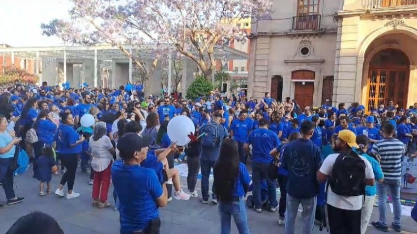 Aguascalientes se pinta de azul: realizan caminata por el autismo