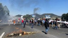 "La tierra se defiende": comuneros del Edomex generan caos la autopista México Toluca con un bloqueo