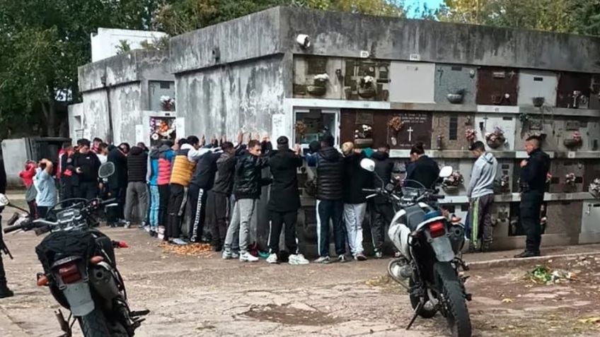 Ladrones se reúnen en cementerio para visitar la tumba de su amigo: terminaron arrestados