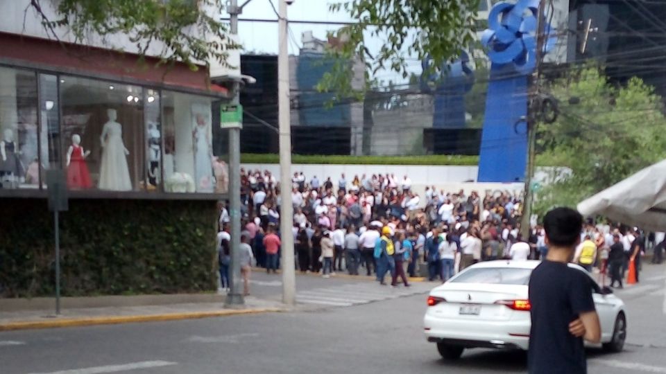 Sismo sorprende a habitantes de CDMX.