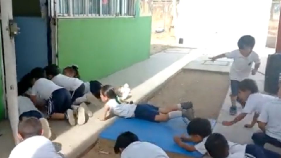 El simulacro se llevó a cabo en un kínder ubicado en Culiacán, Sinaloa. FOTO: Captura de video