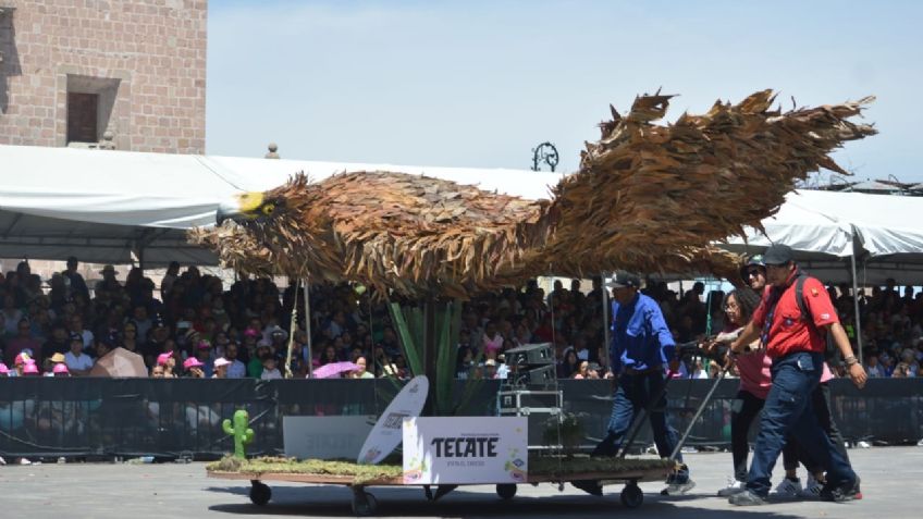 Se lleva a cabo tradicional desfile de primavera de la Feria Nacional de San Marcos