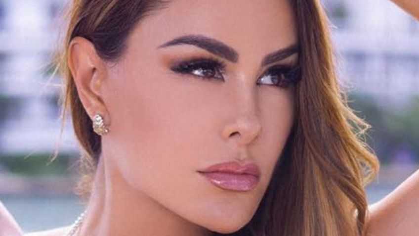 Ninel Conde impone moda con un traje de baño retro