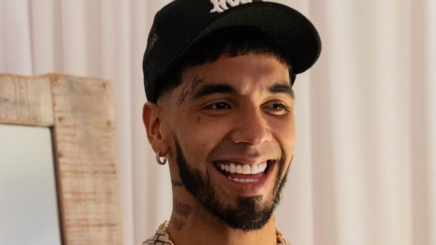 Anuel AA: critican al ex de Karol G por llevar un llamativo pedicura ¿con hongos?