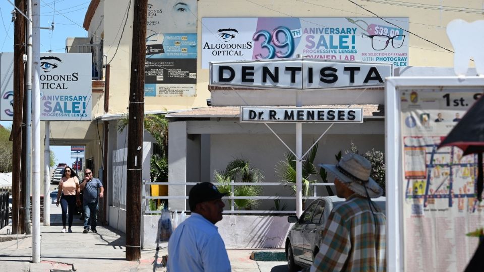 En Los Algodones hay más de 300 clínicas odontológicas. Foto: AFP