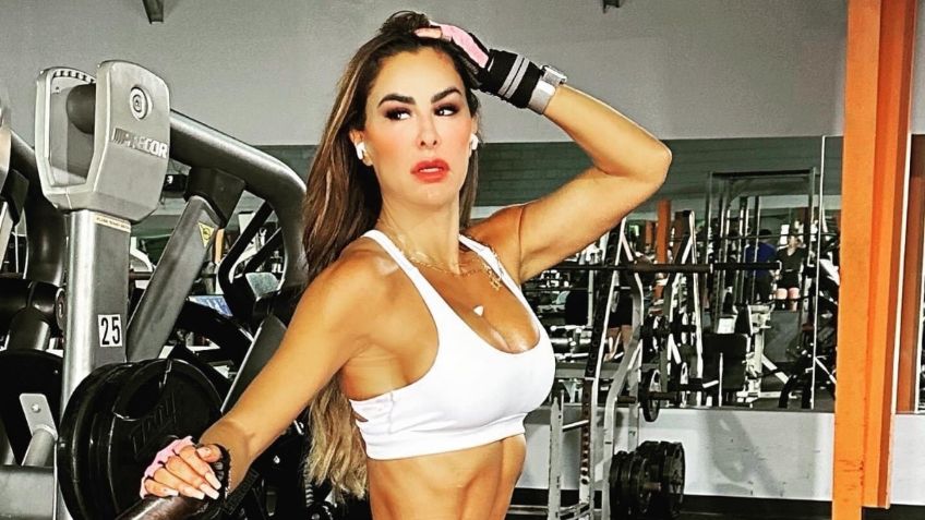 Ninel Conde derrocha estilo con mini vestido tornasol de espalda descubierta