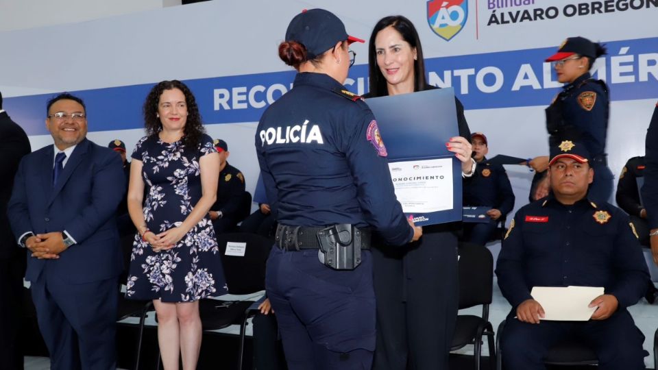 'Gracias a cada una y cada uno de ustedes por poner el amor a esta alcaldía' comentó la mandataría