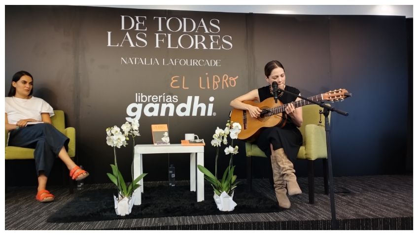 Natalia Lafourcade debuta como escritora del libro "De todas las flores"