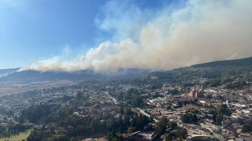 Combaten fuerte incendio forestal en El Carrizal, Jalisco