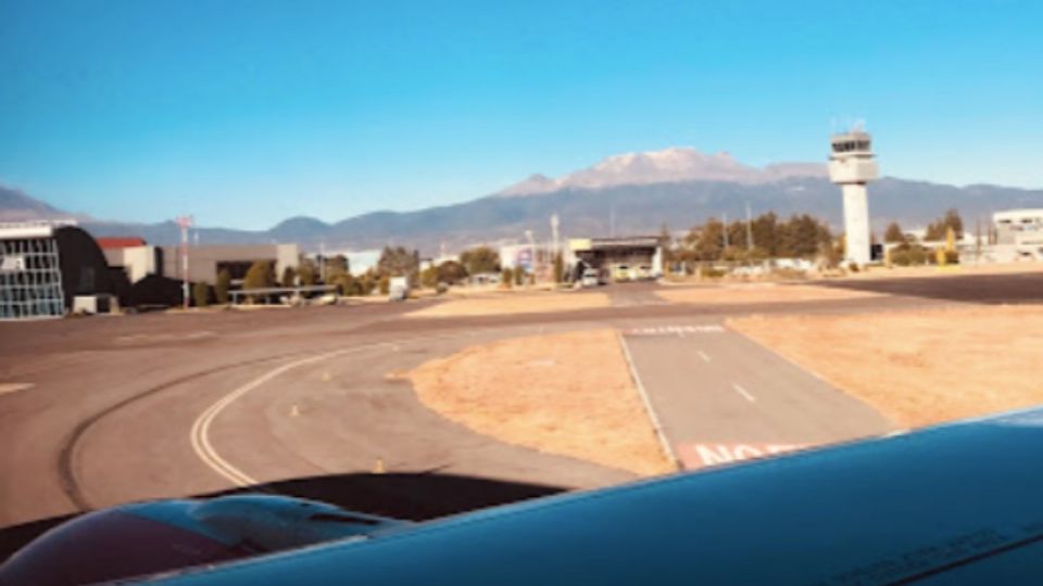 Es la tercera vez en el año que suspenden actividades en la terminal áerea por caída de ceniza.