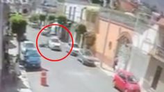 VIDEO: el momento exacto en que un taxi atropella a una niña en Tenancingo