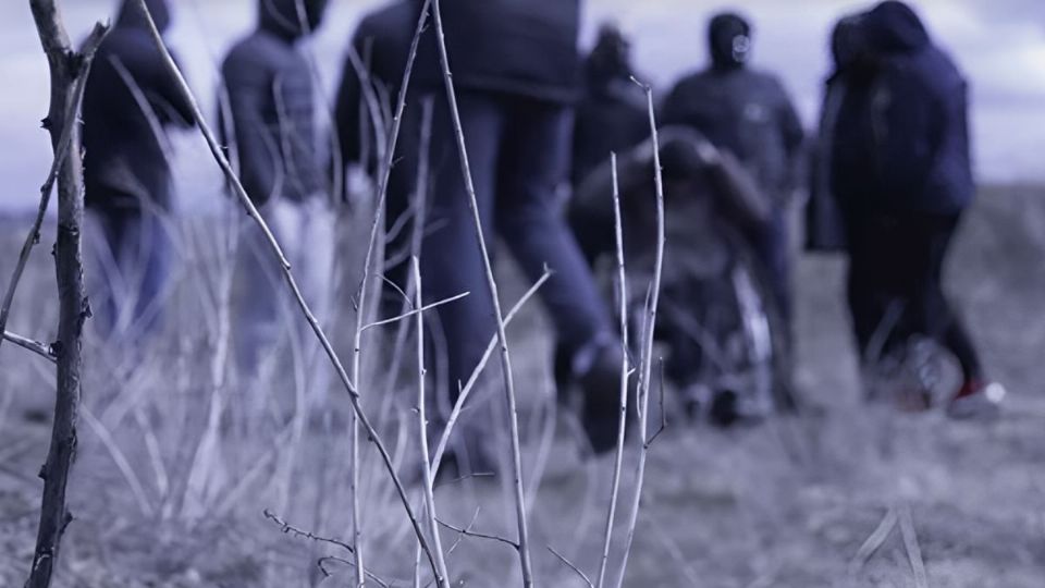 Dos niños de 15 y una niña de la misma edad, fueron arrestados bajo sospecha de asesinato pero los liberaron con fianza.