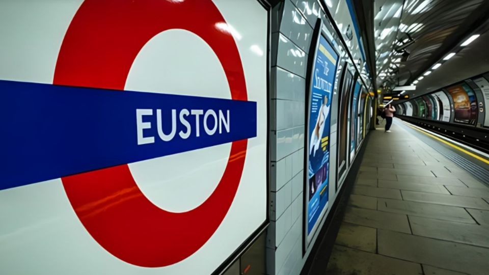 Los hechos ocurrieron dentro de la estación de Euston Tube alrededor de las 21:00 horas.