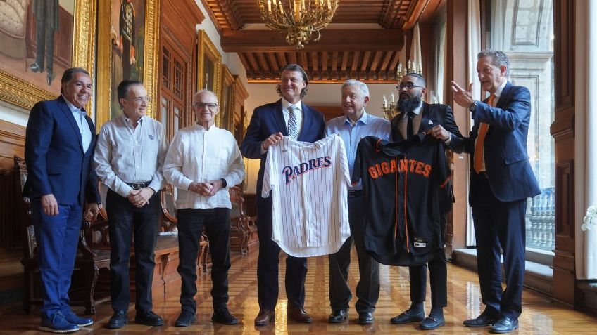 AMLO se reúne con directivos de beisbol en Palacio Nacional antes del partido Gigantes vs Padres