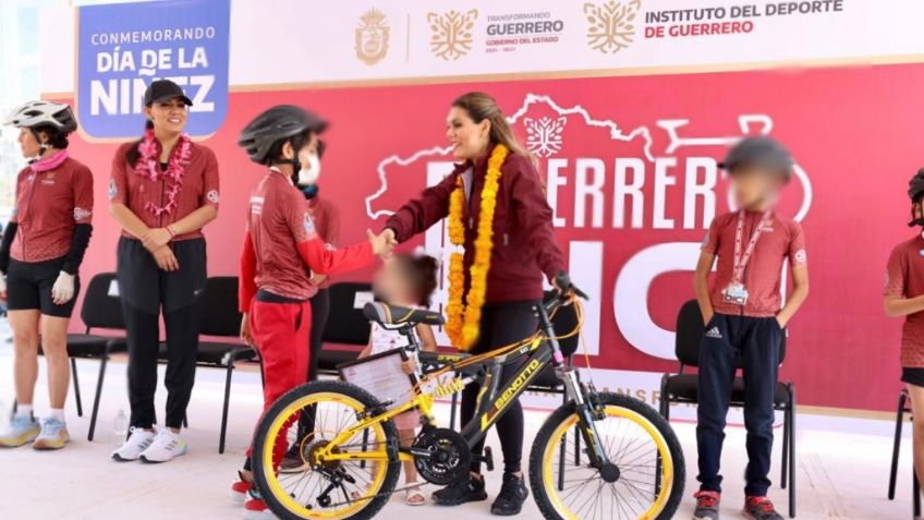 Evelyn Salgado fomenta cultura del deporte con rodada "Guerrero en Bici" para conmemorar el Día de la Niñez