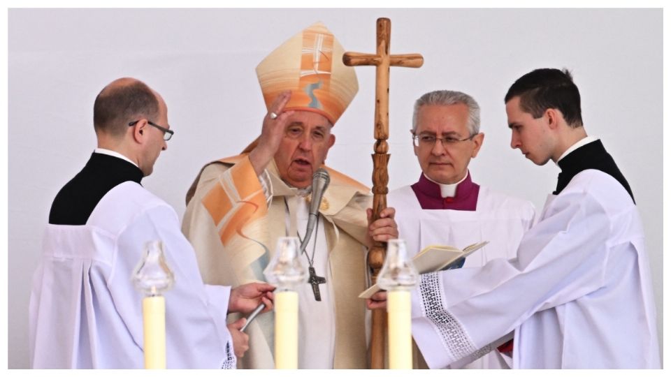 Francisco ofreció su misa en la Plaza Kossuth Lajos, en Budapest