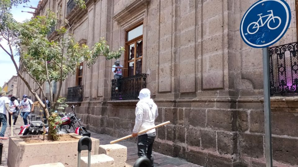 Los comuneros causaron destrozos en el Palacio de Gobierno de Morelia