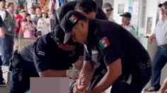 IMÁGENES FUERTES: hombre intenta cortarse las venas frente a turistas y causa pánico en Yucatán