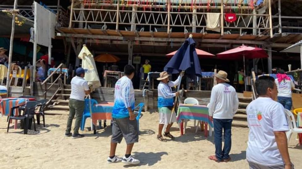 Denuncian sobreprecios en playa de Huatulco