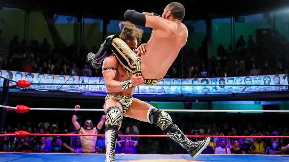 Volador Jr. se llevó la victoria contra Rocky Romero