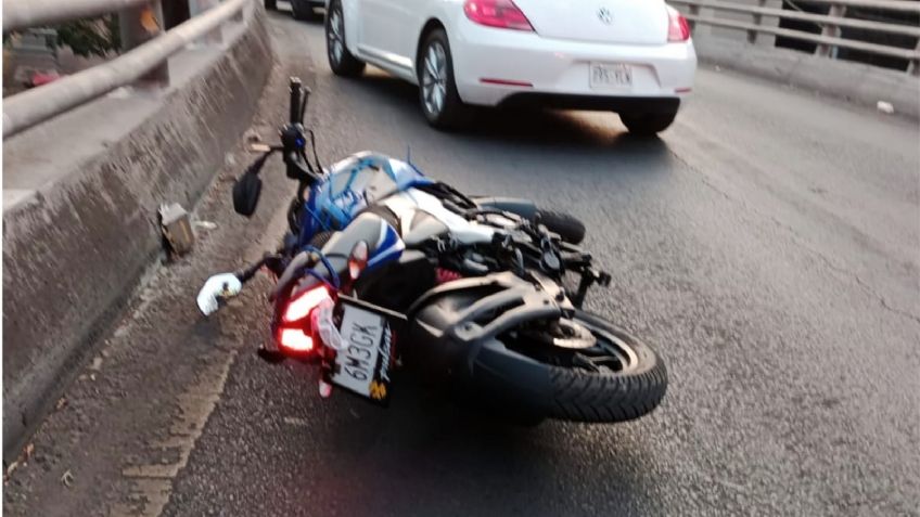 Tragedia en CDMX: motociclista derrapa y cae desde puente vehícular en Jardin Balbuena