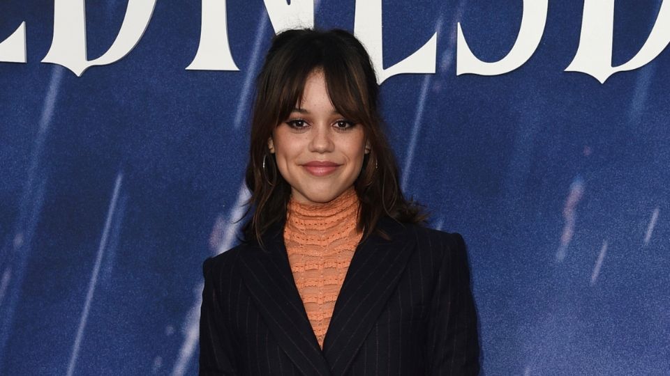 Jenna Ortega derrocha elegancia en la MET Gala 2023 con vestido negro