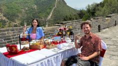 Luisito Comunica es tundido en redes por cerrar la Gran Muralla China para una cita romántica