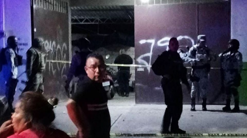 Elementos policiales resguardan la escena.