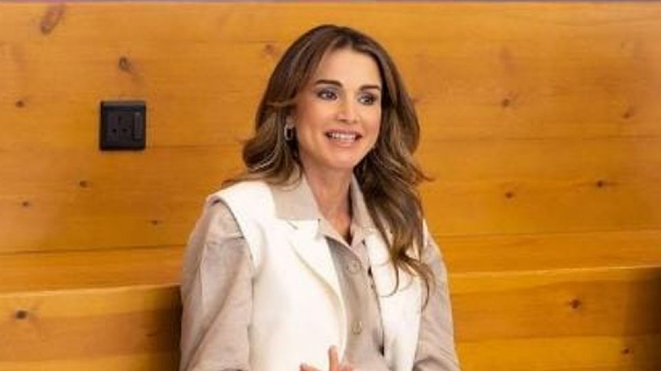 ¿Le robarías los looks a la reina Rania?, son perfectos para lucir elegante.