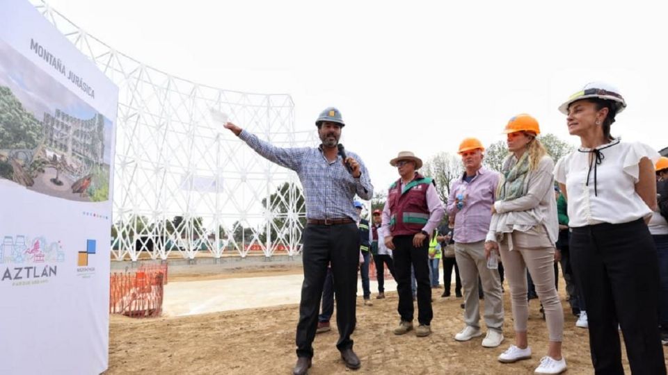 Trabajadores dan los últimos detalles para que el espacio abra sus puertas el viernes
