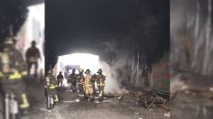 VIDEO | Bomberos sofocan incendio en bajo puente de Fray Servando Teresa de Mier