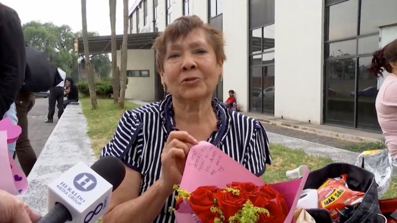 Familias esperan a mujeres que salieron del Penal de Santa Martha Acatitla