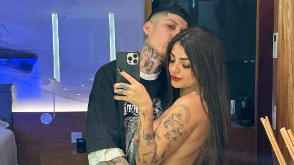 Santa Fe Klan y Karely Ruiz escandalizaron las redes sociales con las fotos que han publicado