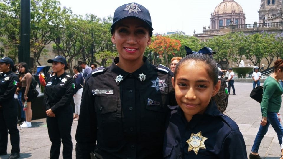 LEGADO. Yessi ha sido ejemplo para su hija Yami, quien ya considera convertirse en agente policiaco 'en moto'