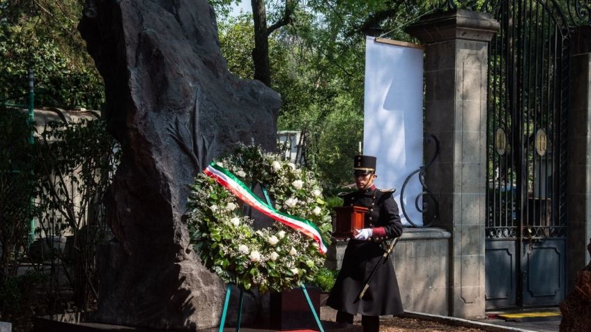 Claudia Sheinbaum encabeza ceremonia en sitio de honor de Sedena en Panteón Dolores