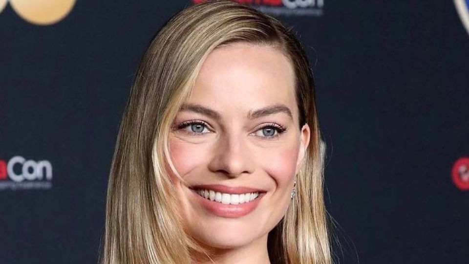 Con este look, Margot Robbie reveló oficialmente que está esperando a su primer bebé.