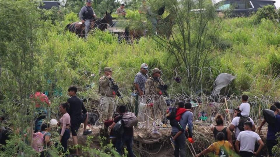 Migrantes de varios países cruzan la frontera en Tamaulipas