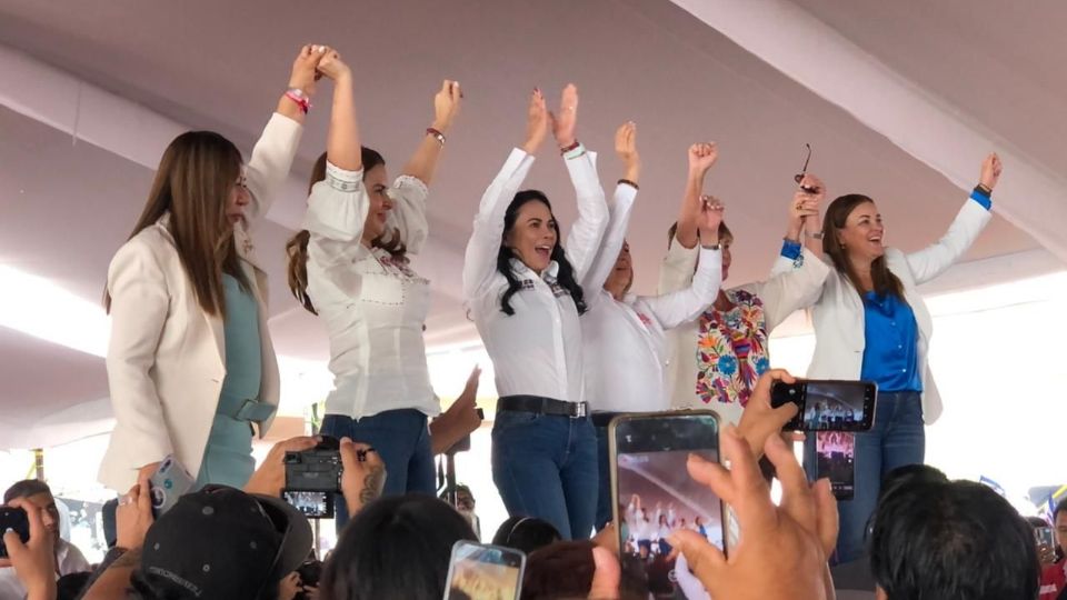 La candidata pidió a las mujeres buscar el mejor camino para sus familias