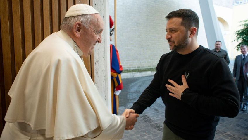 "Debemos hacer todo lo posible para que esos niños vuelvan a casa", le dice Zelenski al papa Francisco