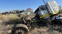 Brutal accidente en Caborca: choque múltiple entre un camión y un auto deja tres muertos