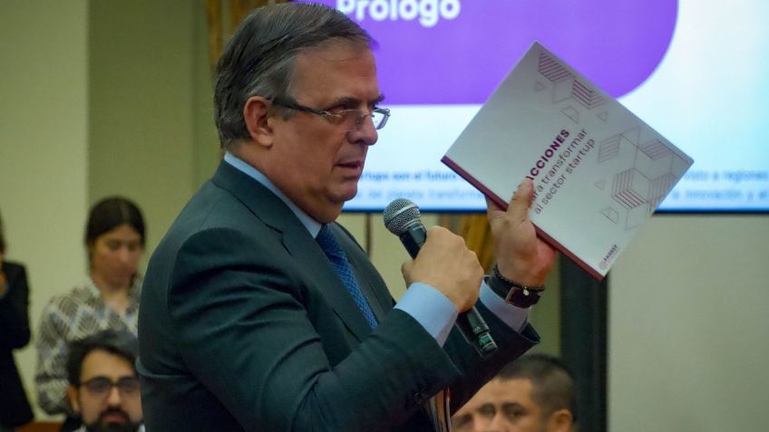 Marcelo Ebrard llama a migrantes a usar la app CBPOne