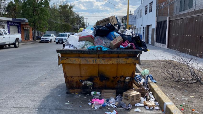 3 días sin recoger la basura en la Alfredo Lewis: Denuncia Ciudadana