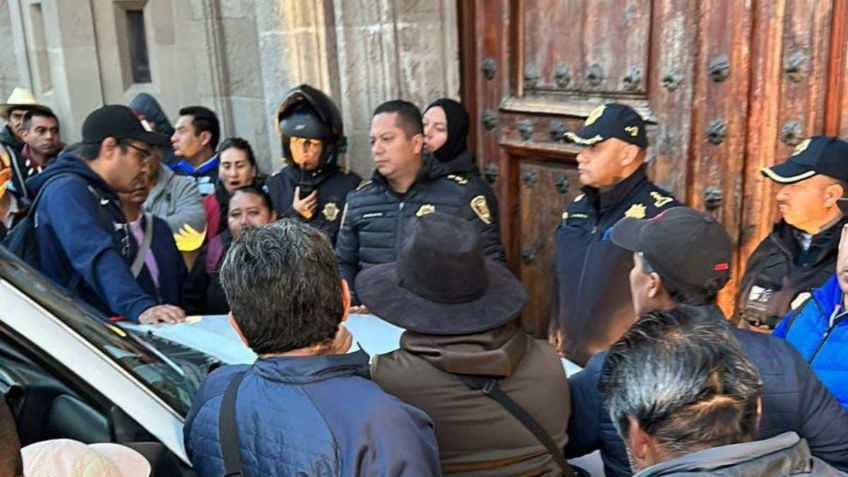 Tensa mañana en el Zócalo: maestros de la CNTE intentaron ingresar a Palacio Nacional