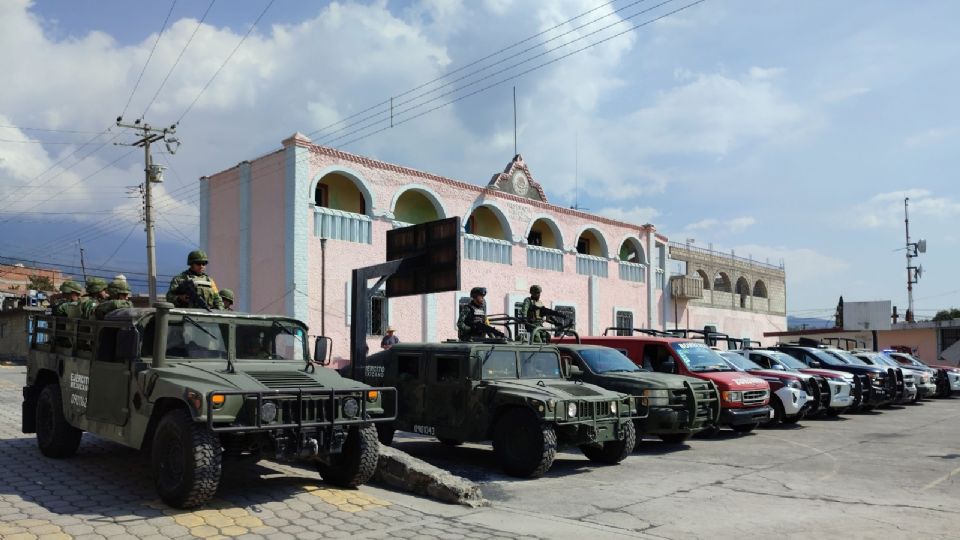 Elementos del Ejército realizan labores de seguridad, en las zonas aledañas al Popocatépetl