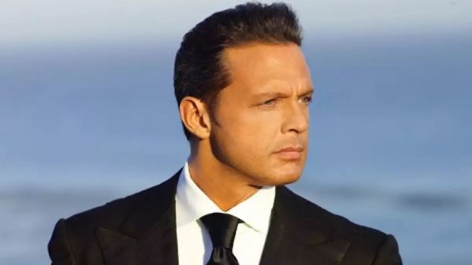 El intento resultó en uno de los tropiezos más vergonzosos para Luis Miguel