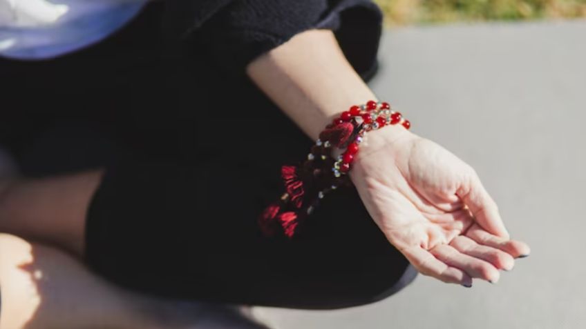 Pulsera roja, ¿qué significado tiene este accesorio?