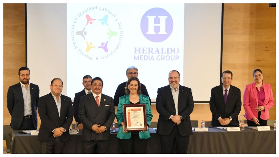 María Cristina Mieres Zimmermann recibió la certificación por parte de Auditores Asociados de México.